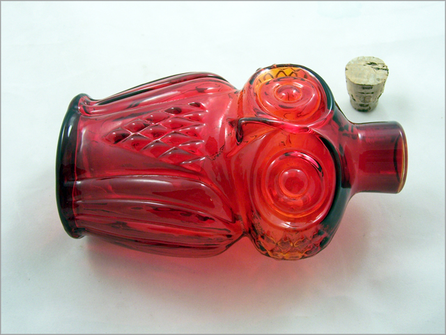 Amberina Art Glass Owl Bottle with Cork - Image 3