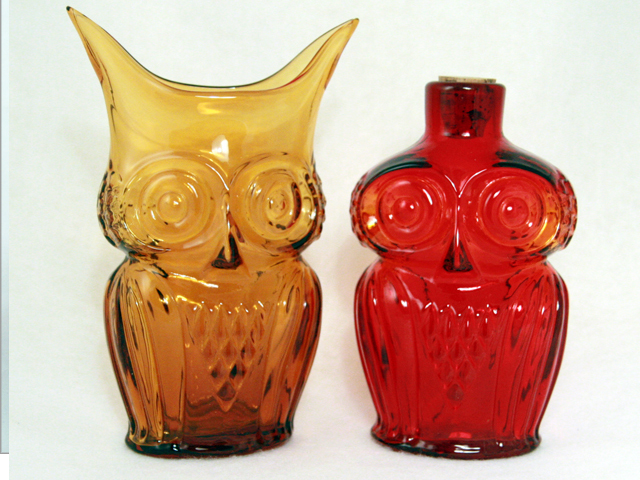 Amberina Art Glass Owl Bottle with Cork - Image 2