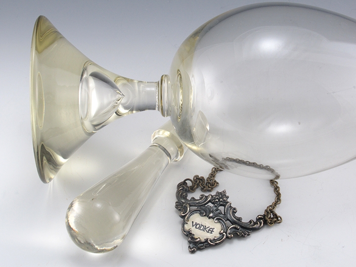 English Glass Decanter Art Deco with Vodka Necklace - Image 4