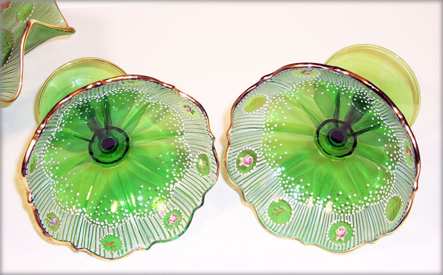 Art Deco Glass Console Set in Charleton Rose by Cambridge - Image 2