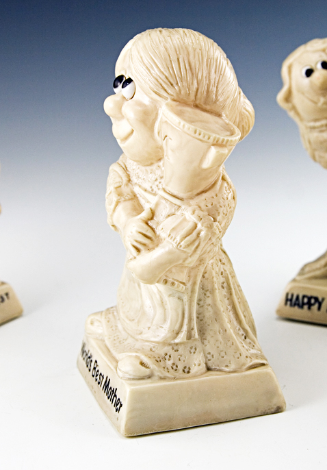 Big Eye Lady Figurine Worlds Best Mother - Image 3