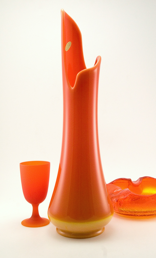 Tall Retro Modern Vase with Original Label - Image 4