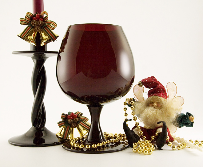 Big Mid-Century Modern Ruby Crystal Goblet Vase - Image 3
