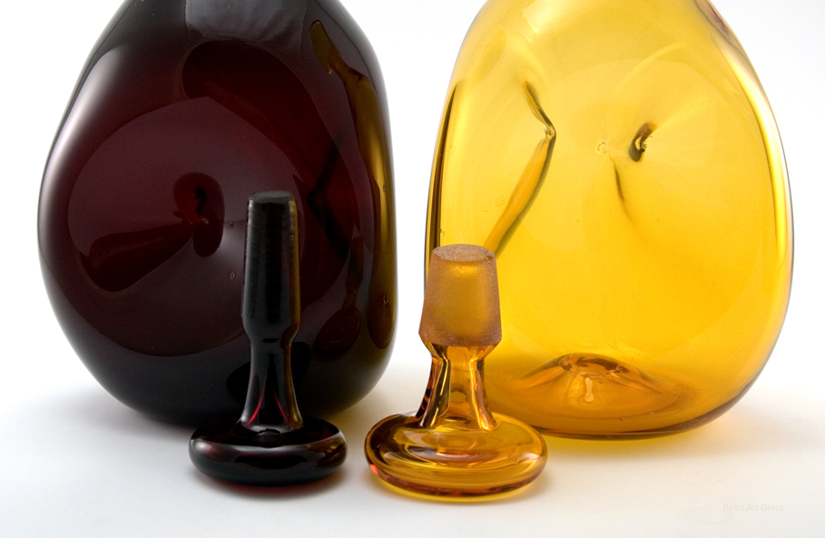 Mid-Century Modern Bar Glass Pinch Decanter in Honey Amber - Image 3