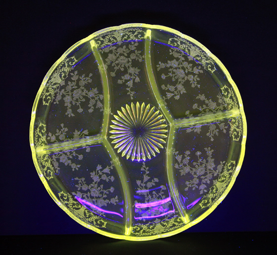 Elegant Depression Glass Server Cambridge Portia - Image 4