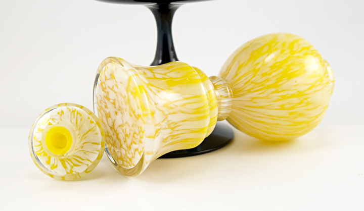 Cased and Mottled Hand Blown Czech Glass Gurgle Bottle - Image 3