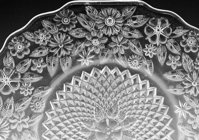 Pineapple and Floral Depression Glass Dining Set - Image 2