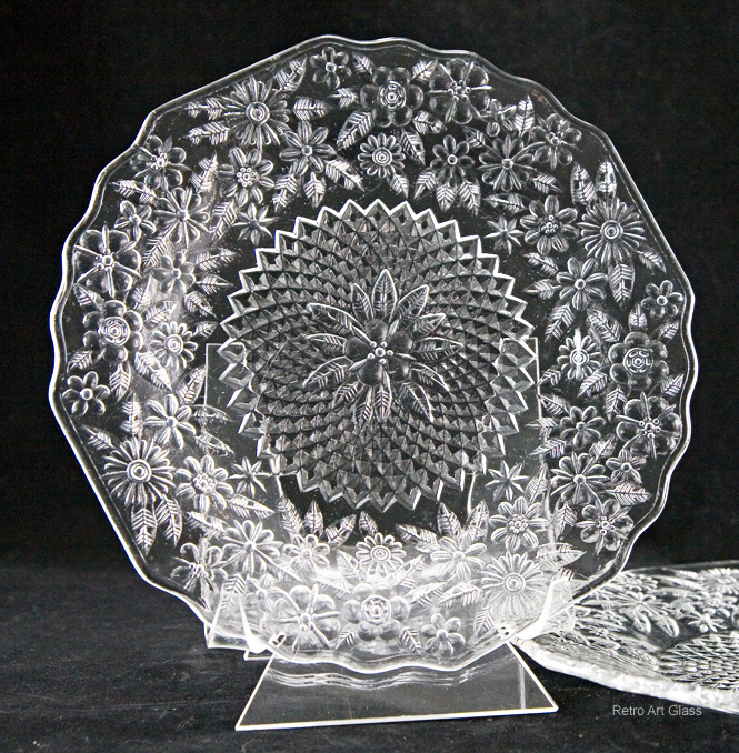 Pineapple and Floral Depression Glass Dining Set - Image 4