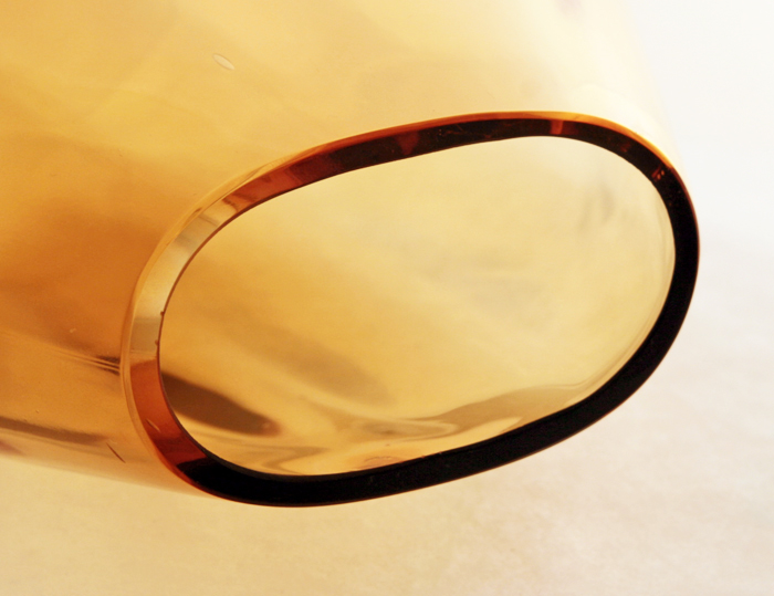 Flat Balloon Amber Glass Sweet Pea Vase - Image 3
