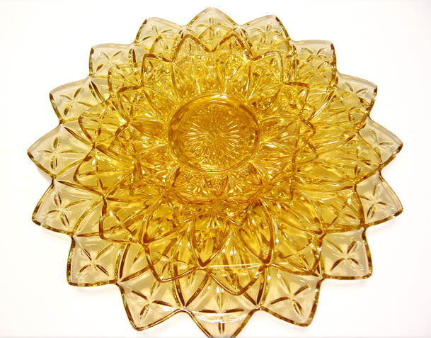 Vintage Glass Dining Set 16 Piece Flower Petal