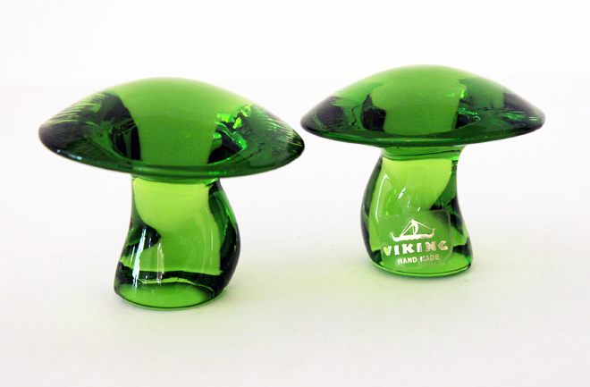 Green Glass Fungus Mushroom Set by Viking