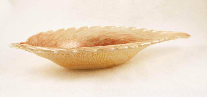 Italian Gold Art Glass Large Leaf Bowl - Image 3