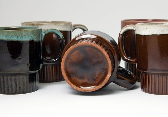 Japanese Redware Brown Drip Mug Set - Image 2