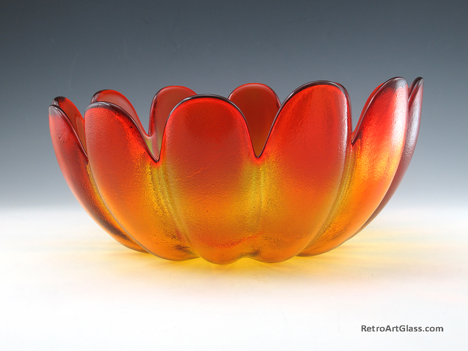 Large Heavy Amberina Glass Lotus Petal Bowl Mid-Century USA - Image 4