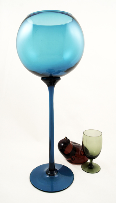 Mid-Century Modern Art Glass Extreme Balloon Vase - Image 3