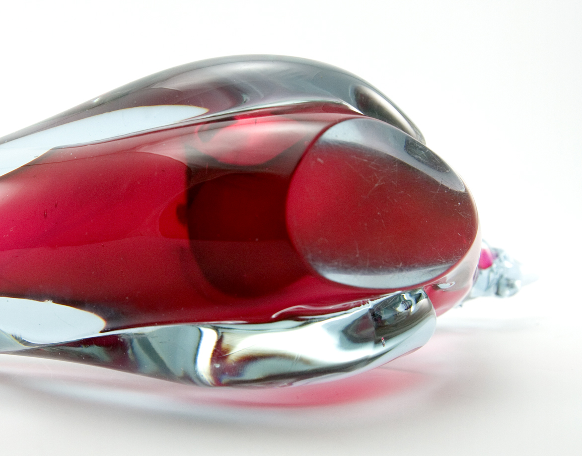 Big Vintage Art Glass Bird in Cranberry and Lilac - Image 8