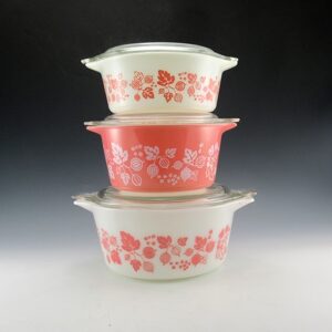 Vintage Kitchen Ovenware Gooseberry Casserole Dish Set