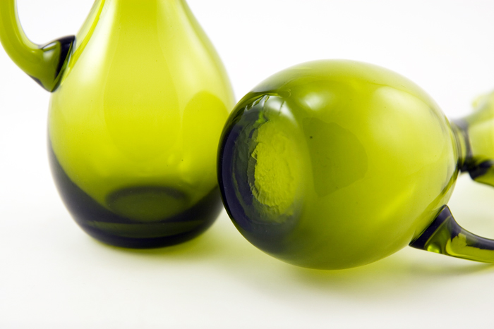 Retro Modern Cruet Set With Stylized Stoppers - Image 3