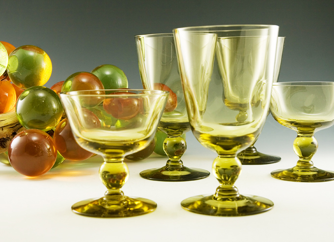 Set of 16 Mid-Century Modern Pinch Goblets - Image 3