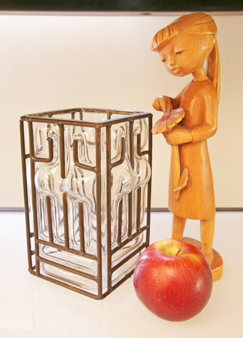Sexy Decor Metal Caged Glass Square Vase - Image 3