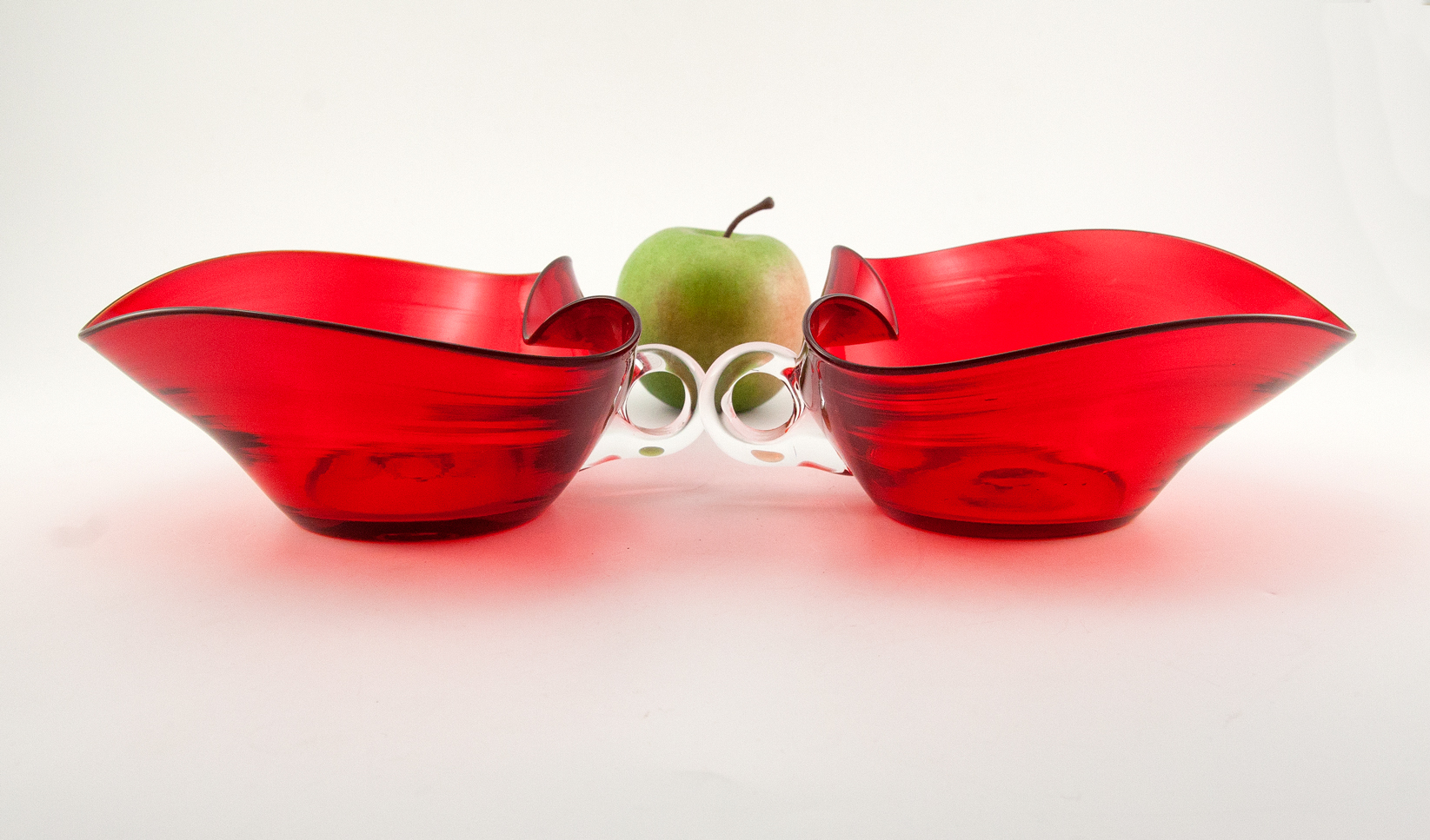 Set of Vintage Art Glass Ruby Bowls by Pilgrim - Image 2