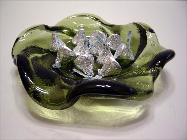 Fenton Art Glass Heavy Swirled Optic Dish - Image 4