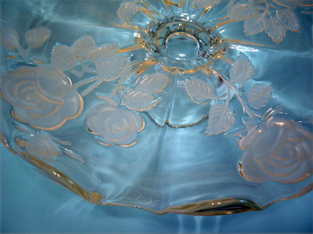 Intaglio Frosted Rose Cake Plate - Image 3