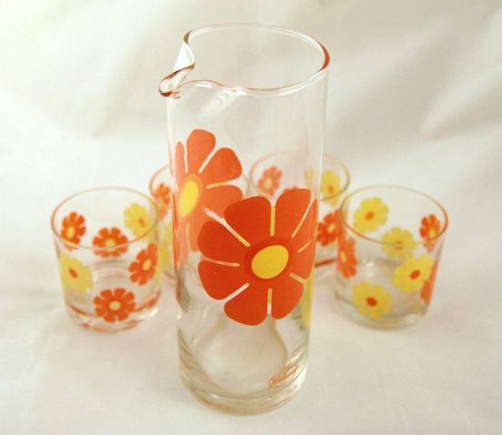 Hippie Flower Power Beverage Set - Image 2